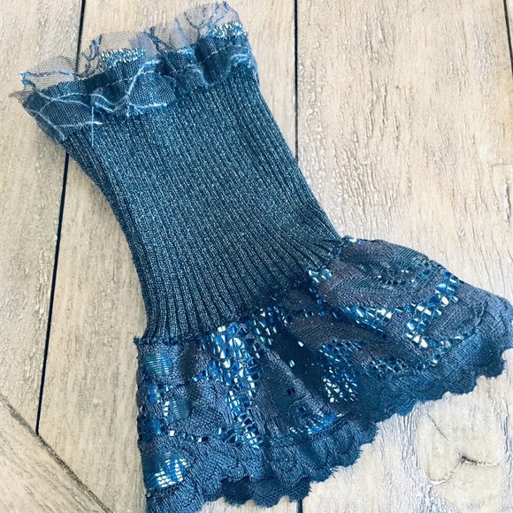 Handmade goth stretch lace black glovelet - Picture 2 of 9